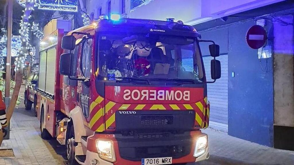 bebe enferme voiture arrecife sauve pompiers lanzarote