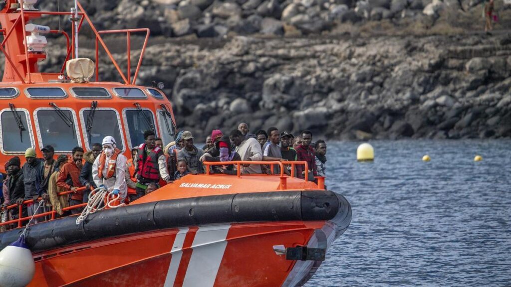 canaries arrivees migrants chute 2025