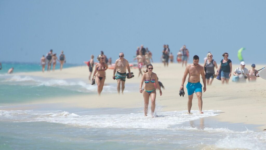 canaries tourisme etranger croissance record octobre 2025