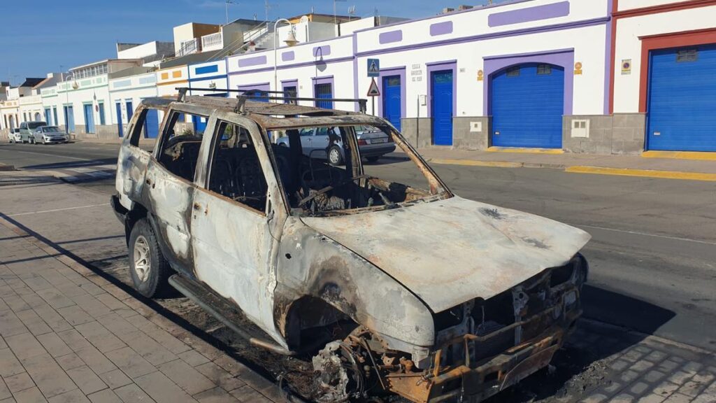 incendie vehicule el castillo del romeral gran canaria
