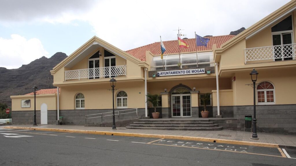 mogan tenerife modele logements abordables critique