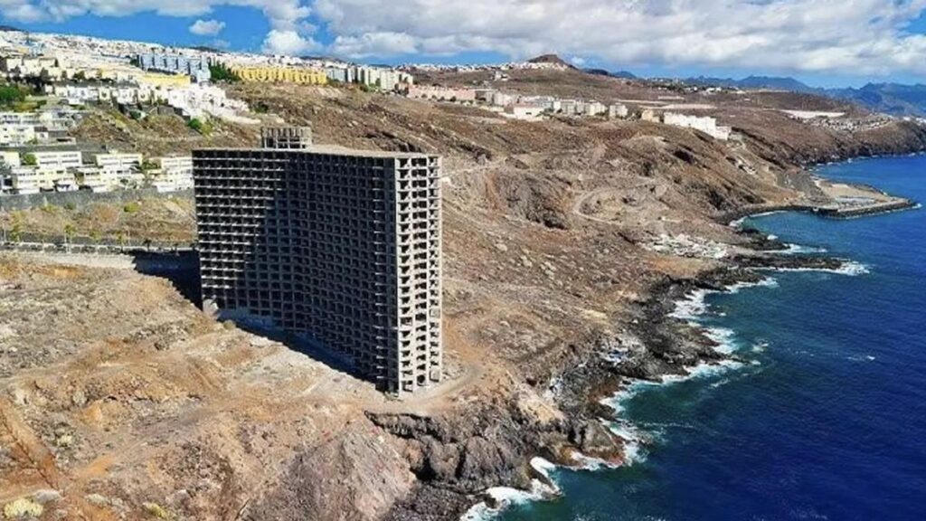 tenerife mort adolescente hotel abandonne santa cruz