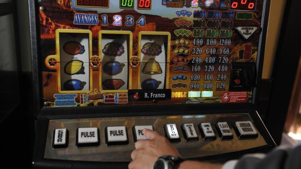 arrestation vol station service aguimes gran canaria