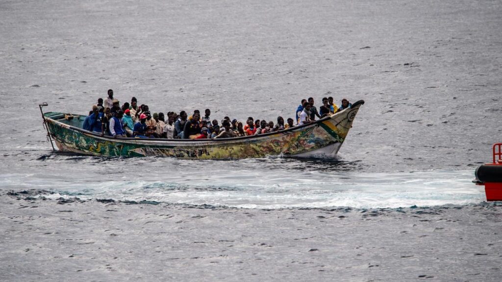 cayuco 97 migrants arrive el hierro