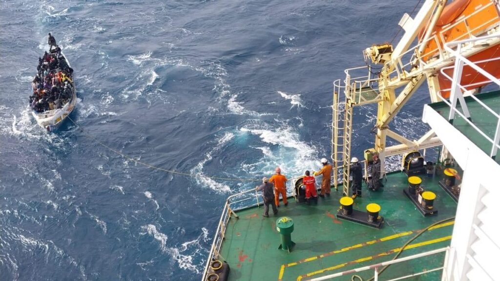 deux morts cayuco canaries route migratoire meurtriere janvier 2026