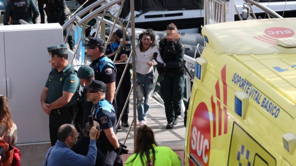 expulsion violente femme voilier port las palmas gran canaria