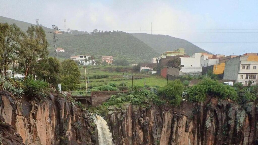 tenerife chutes eau spectaculaires vague froid polaire
