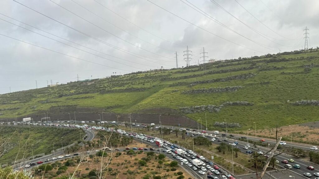 accident cinq vehicules embouteillages gc1 carnaval gran canaria