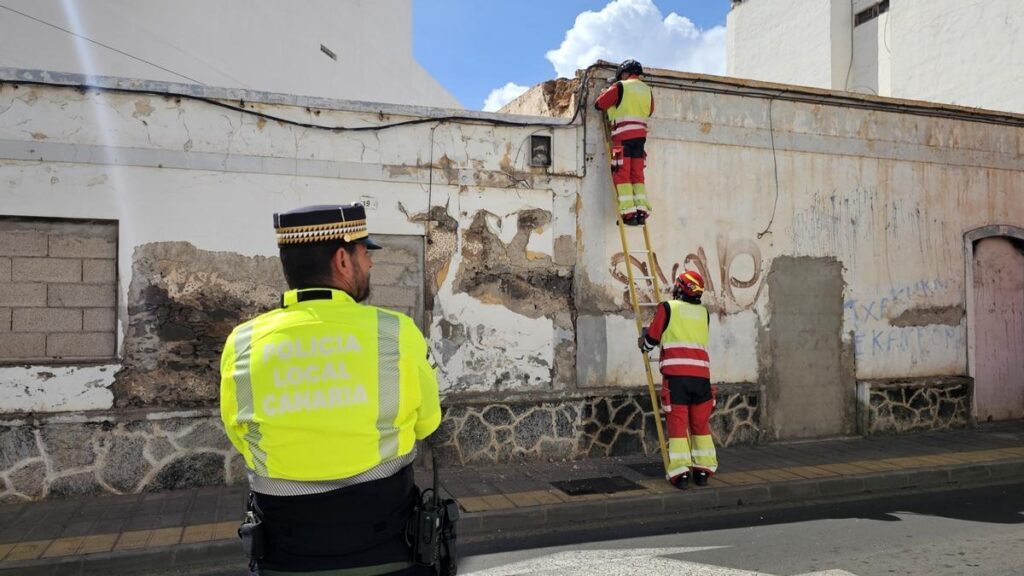 chute materiaux facade fermeture rue arrecife lanzarote