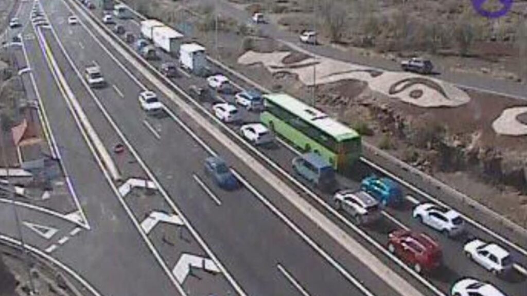 incendie vehicule tf1 aeroport tenerife sud