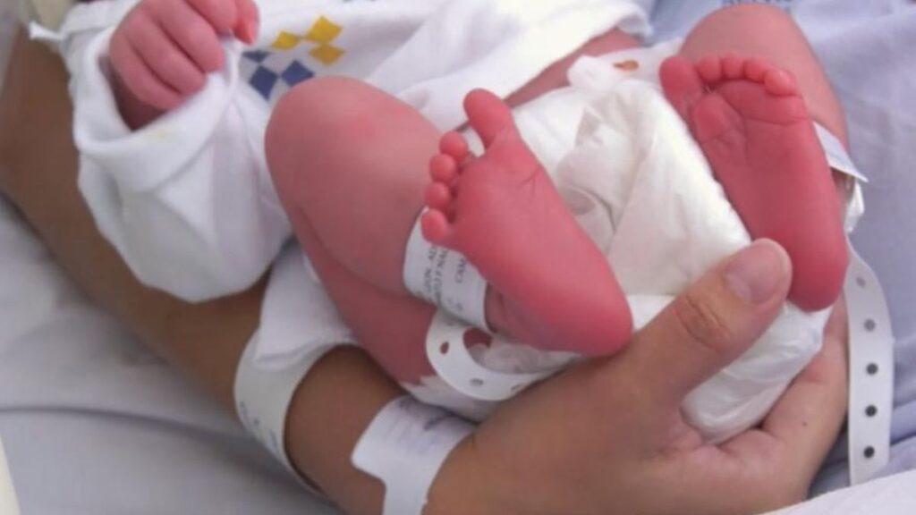 echange bebe naissance hopital fuerteventura adn