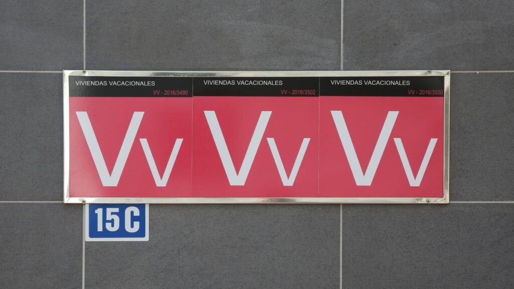 recours inconstitutionnalite loi logements touristiques canaries