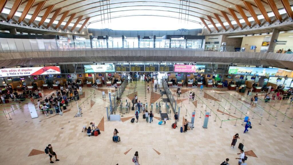 trafic aeroports canaries fevrier 2026 passagers