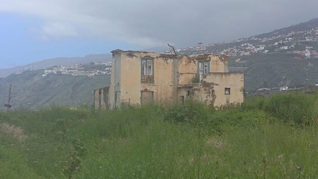 casa amarilla puerto cruz tenerife restauration historique primatologie