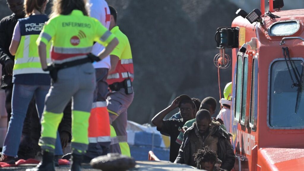 cayuco 157 migrants arrive el hierro la restinga