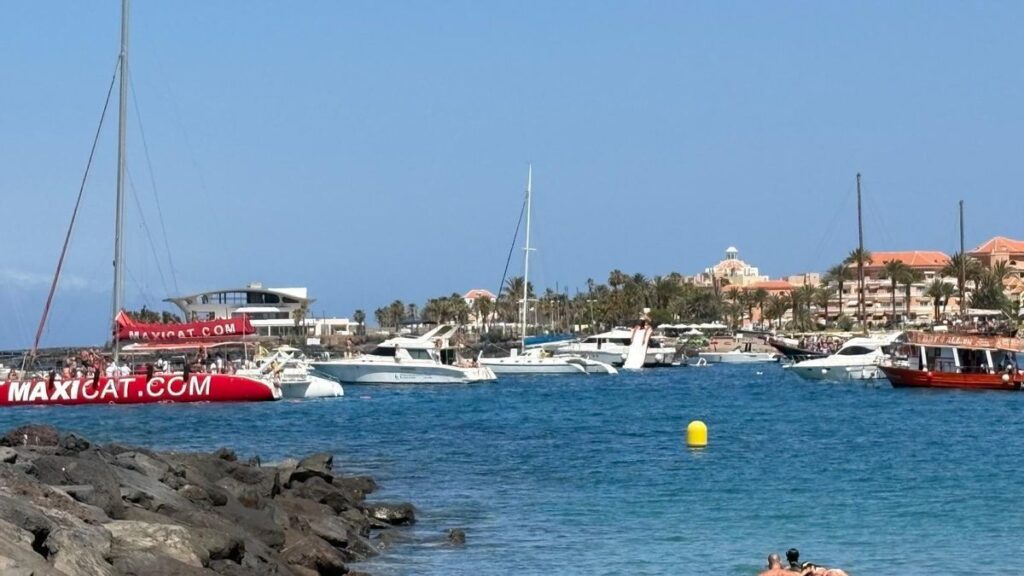 arona tenerife bateaux plage las vistas situation insoutenable