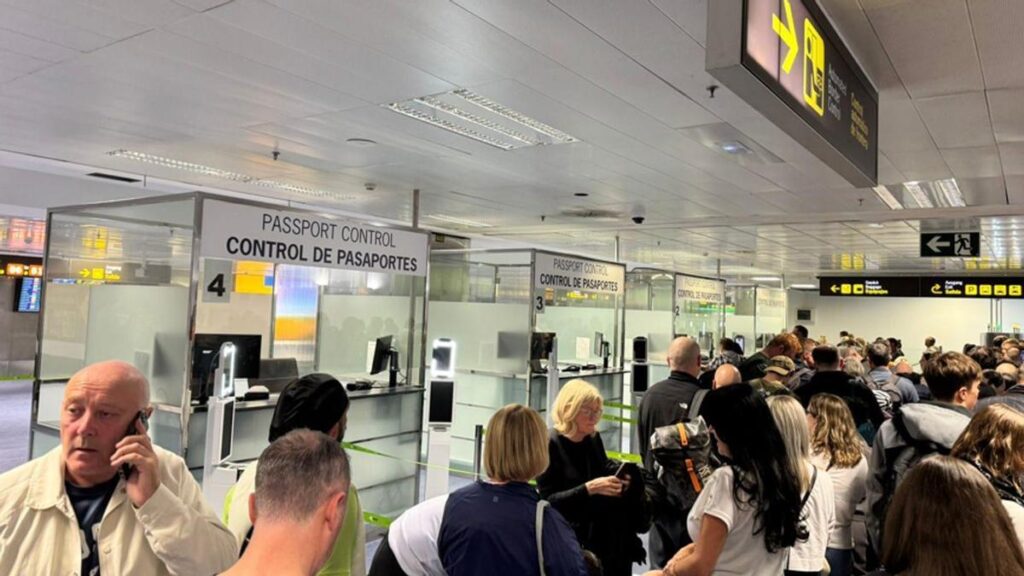 ryanair tenerife sud chaos passeports ees