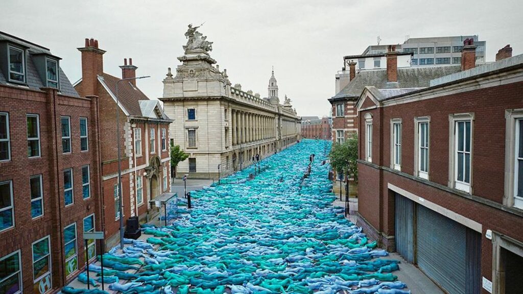 spencer tunick gran spectrum gran canaria installation