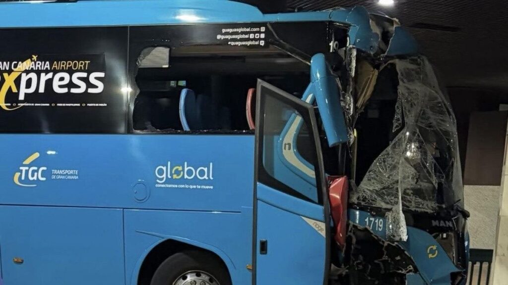 accident bus station santa catalina las palmas