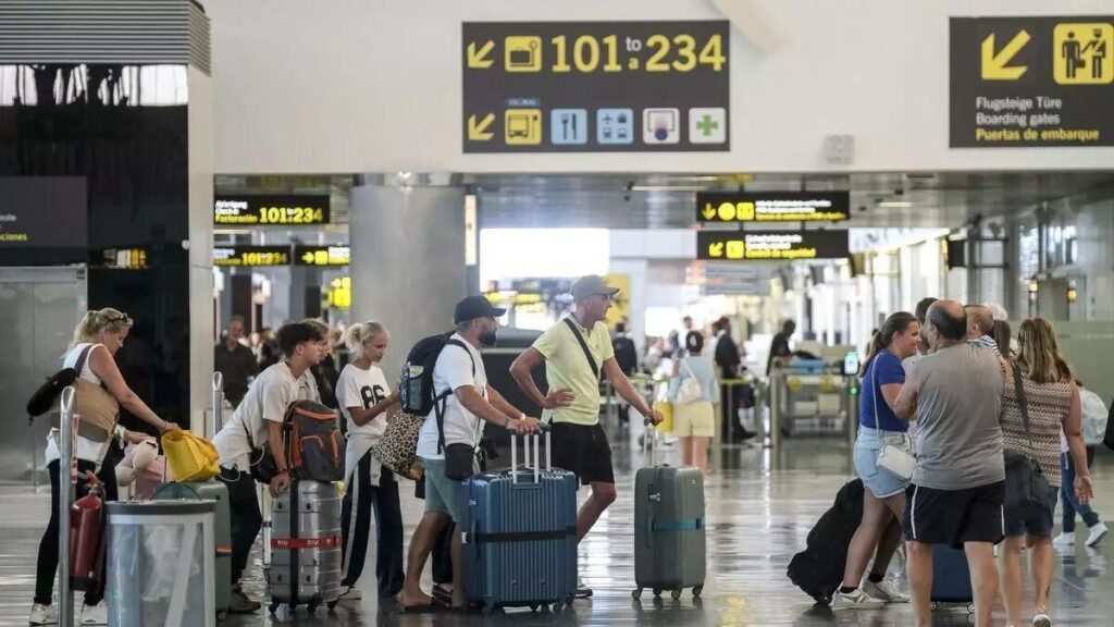 canaries trafic aerien record operation retour aout