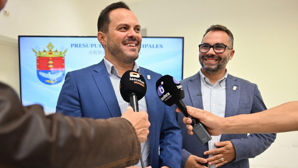lanzarote plainte maire arrecife contrats fetes