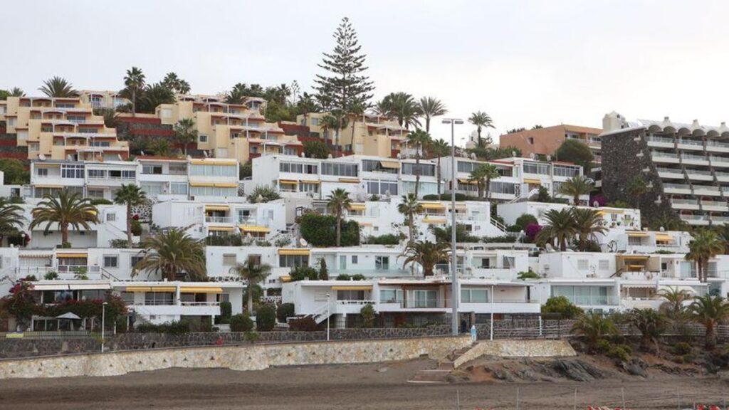 loi touristique canaries proprietaires opposition