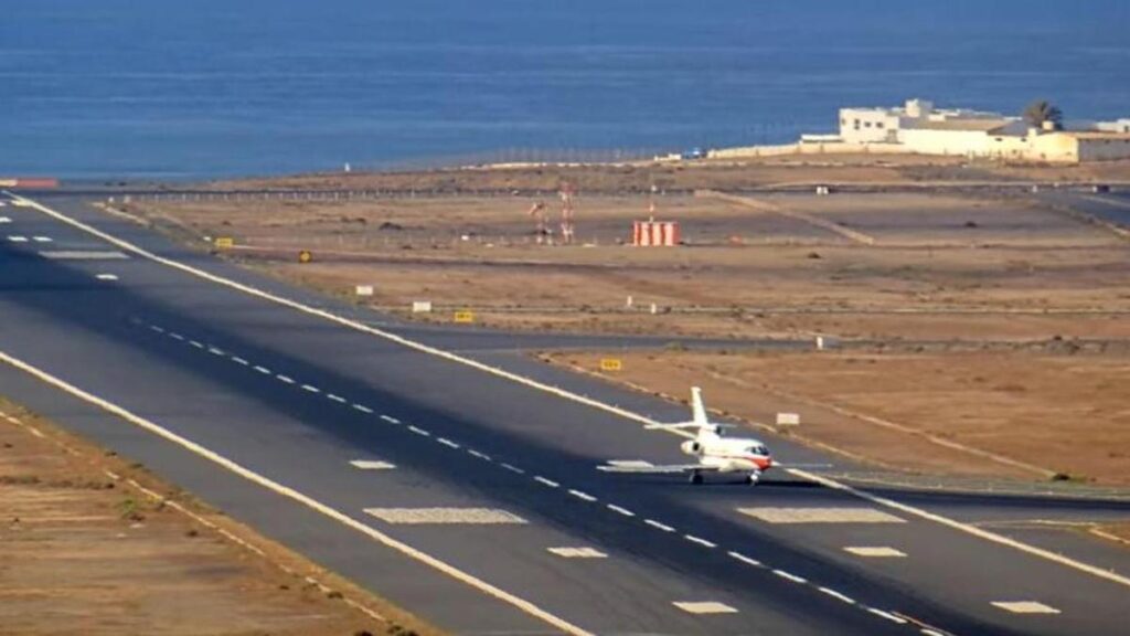 pedro sanchez quitte lanzarote vacances