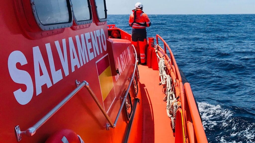 recherche cayuco el hierro salvamento maritimo