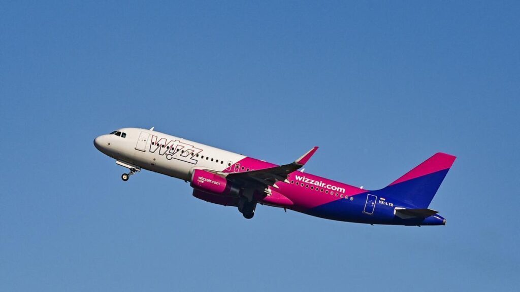 wizz air base saint jacques de compostelle tenerife nord