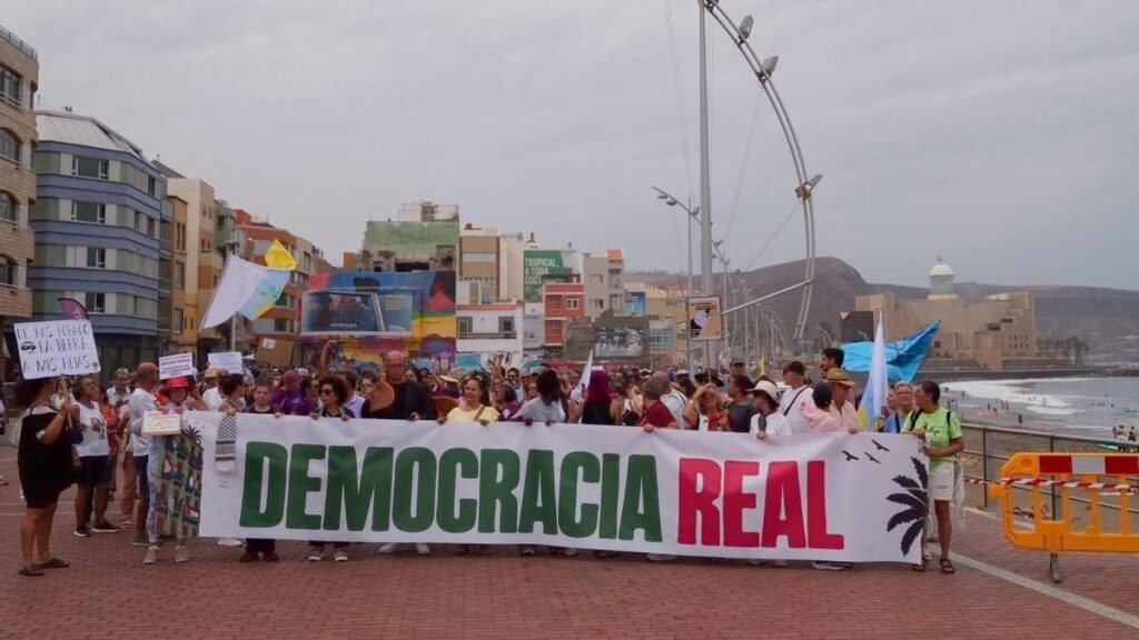 manifestation las palmas expulsions democratie
