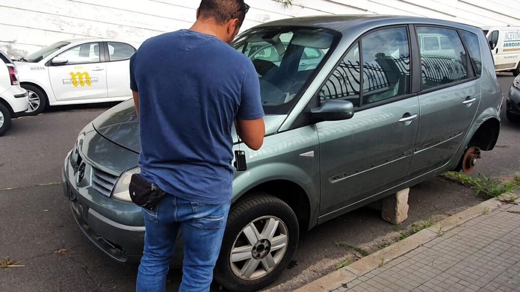 canaries vehicules abandonnes acavi